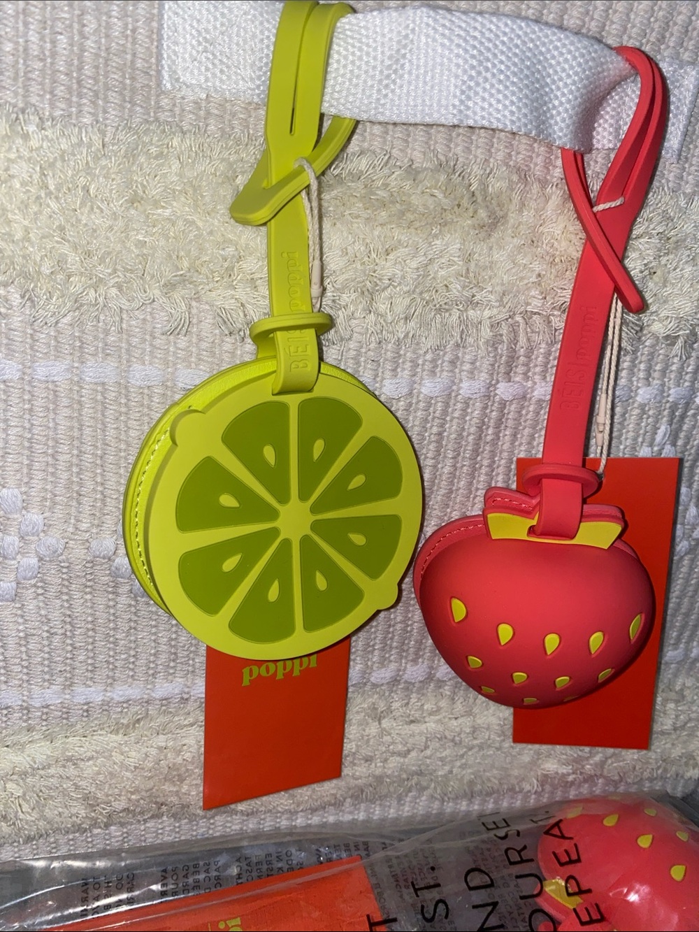 BEIS x Poppi Luggage tag & mirror bag charm - Picture 3 of 14